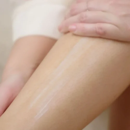 ⁦Mela Unifying Ultra Moisturizing Milk 200ml⁩ - الصورة ⁦2⁩