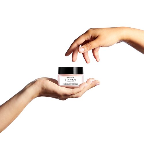 ⁦THE MENOPAUSE DAY CREAM (Refillable jar)50 ml⁩ - الصورة ⁦2⁩