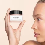 ⁦THE REHYDRATING RADIANCE CREAM-GEL 50ml⁩ - الصورة ⁦2⁩